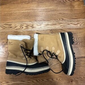 Sorel Tan and Black Snow Boots